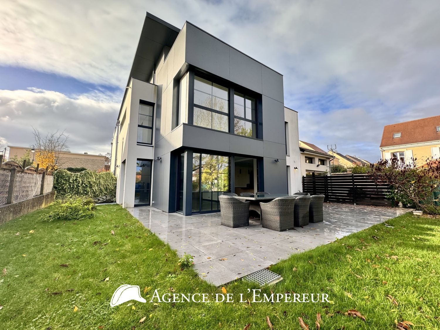 Maison à louer, 163m², Nanterre