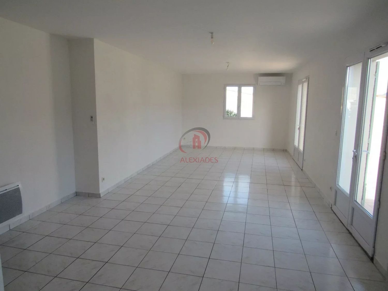 Maison à louer, 111m², Signes