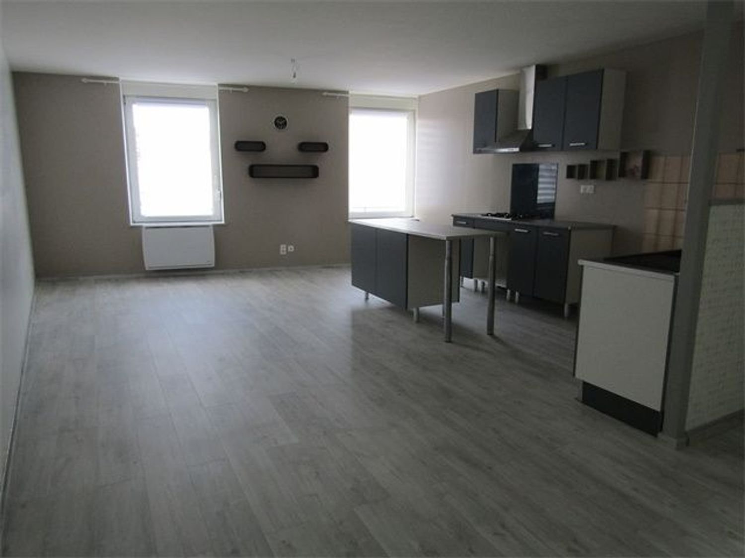 Appartement à louer, 75m², Charmes