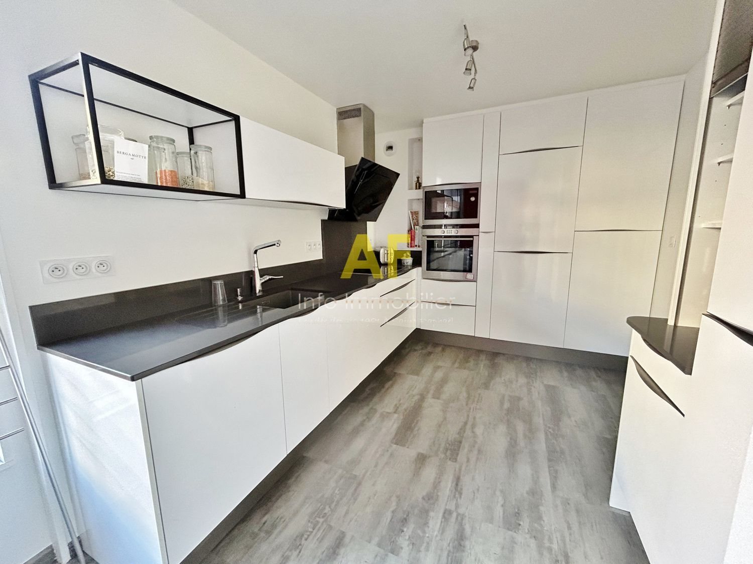 Appartement à vendre, 82m², Saint-Raphaël