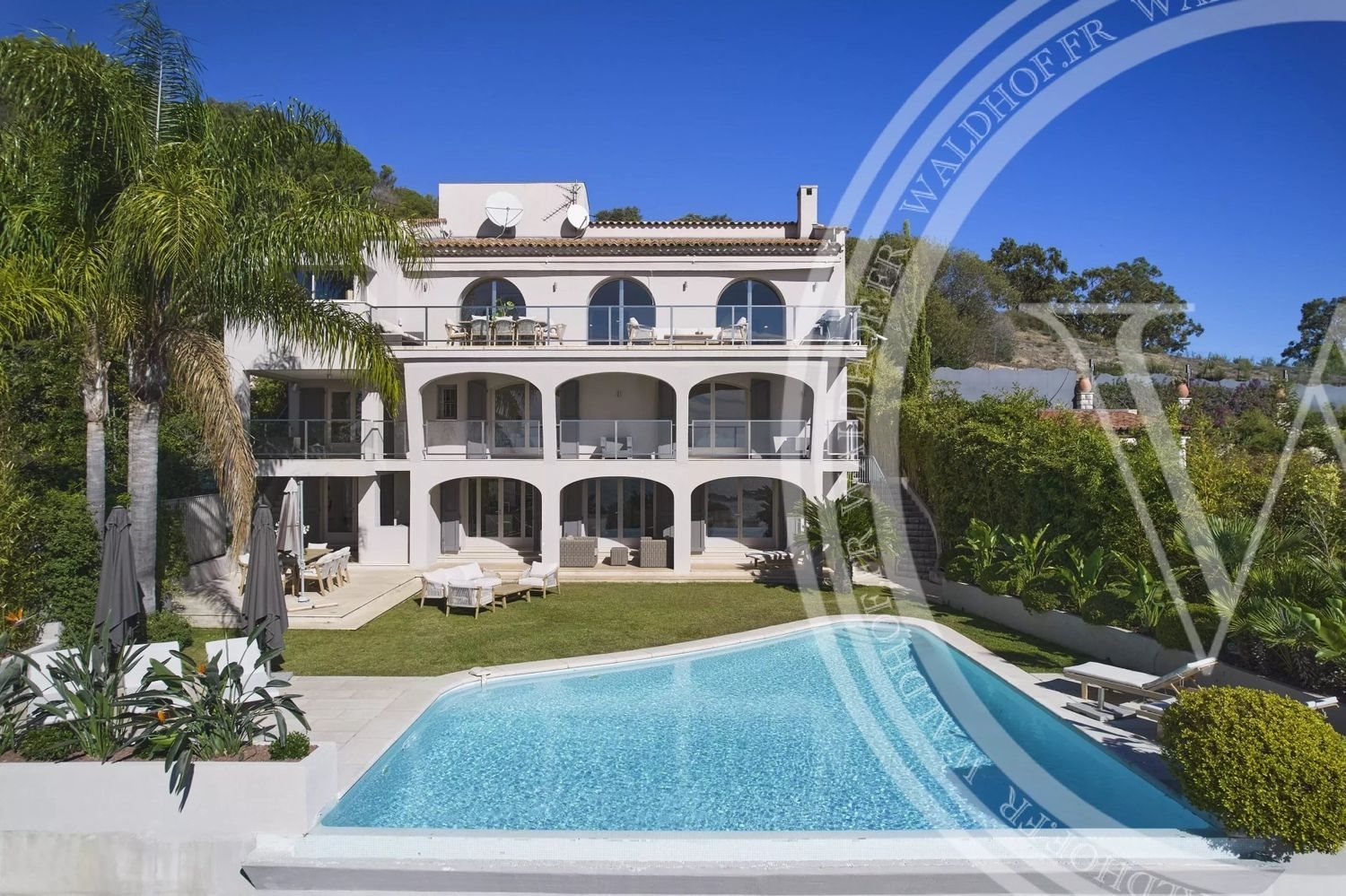 Maison à louer, 350m², Cannes