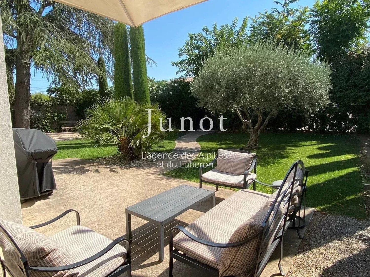 Maison à louer, 150m², Saint-Rémy-de-Provence