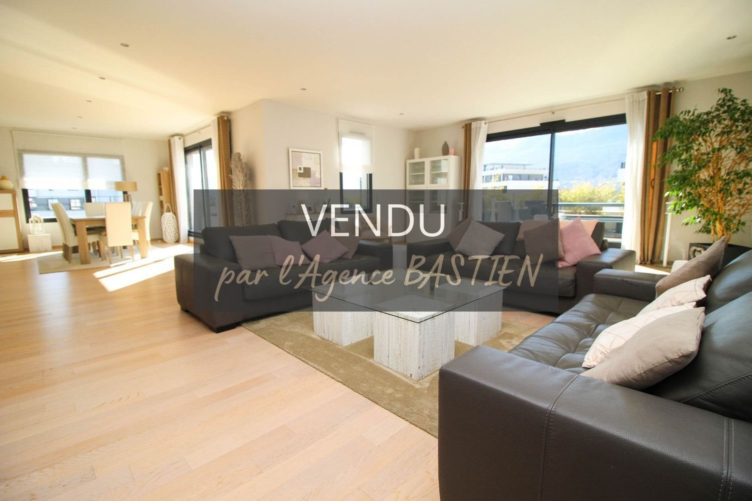 Appartement à vendre, 205m², Saint-Genis-Pouilly