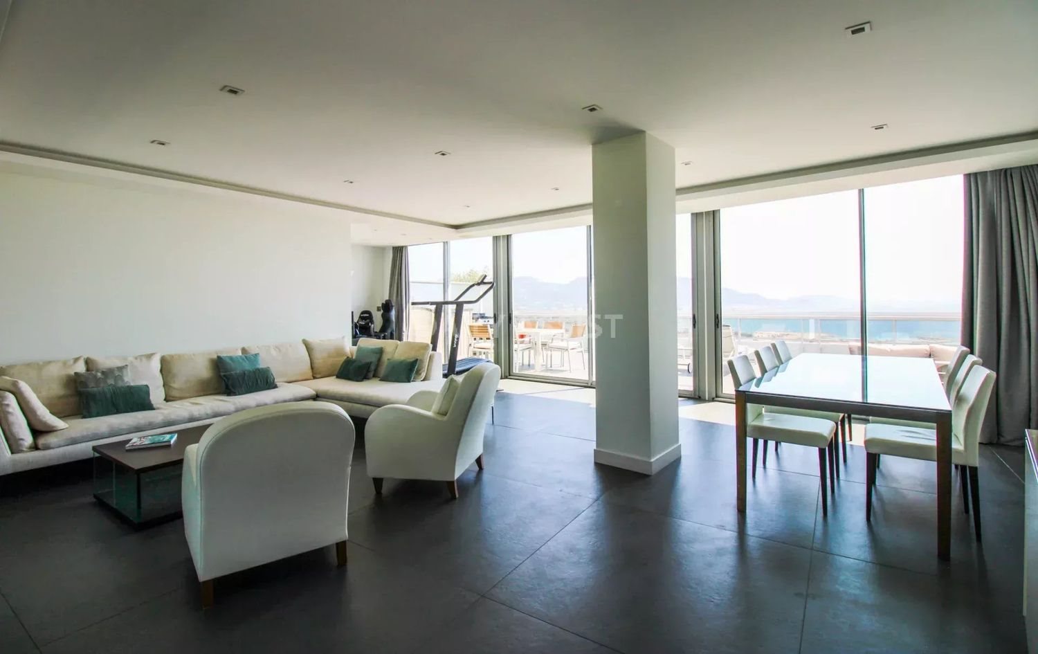 Appartement à louer, 200m², Marseille 8ème