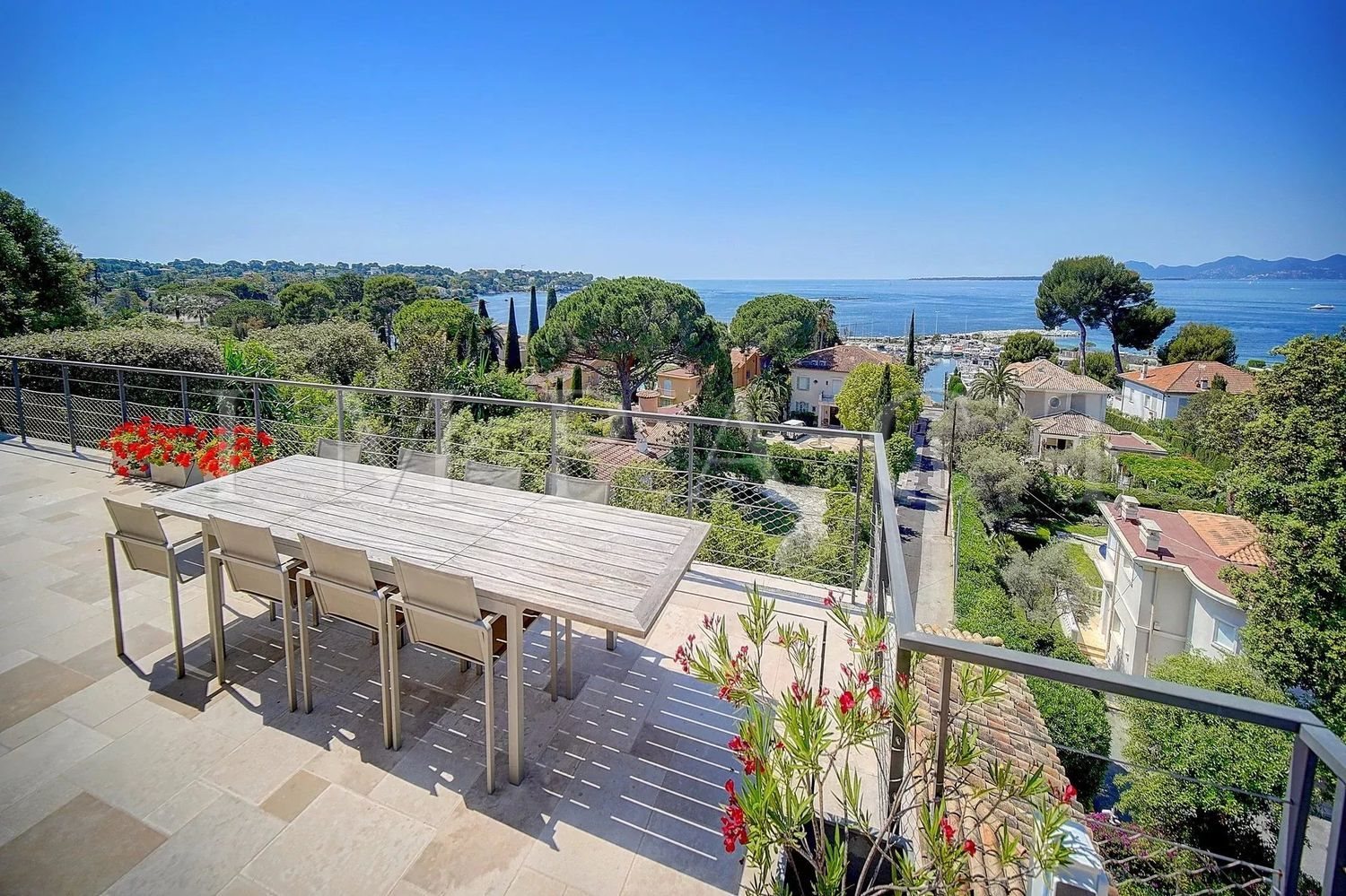 Maison à louer, 400m², Antibes