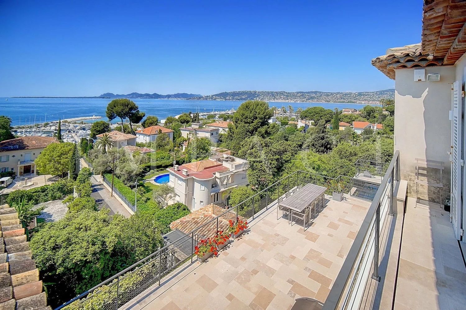 Maison à louer, 400m², Antibes