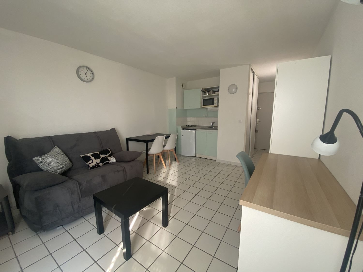 Appartement à louer, 21m², Nîmes