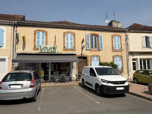 Local commercial 3 pièces 186 m² · à Viella · 186 m² · 390 000 €