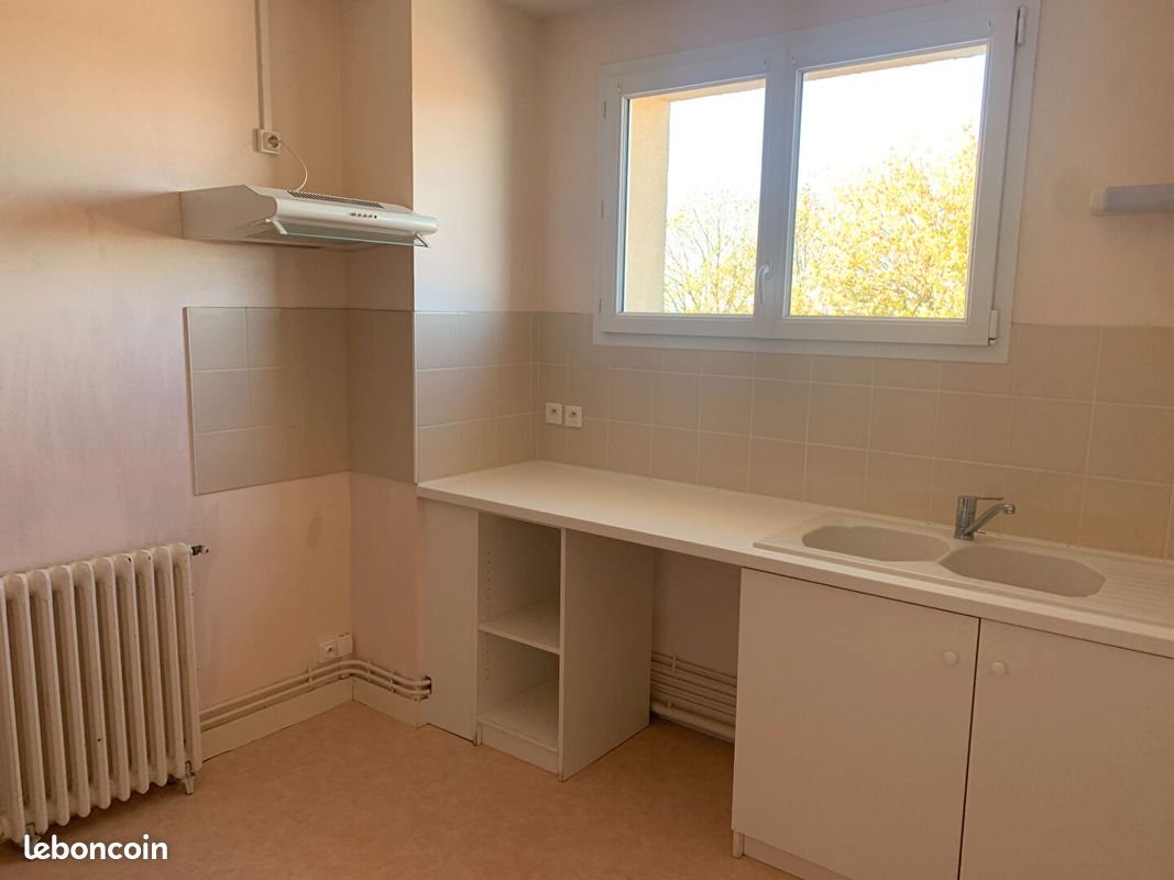 Appartement à louer, 76m², Montlieu-la-Garde