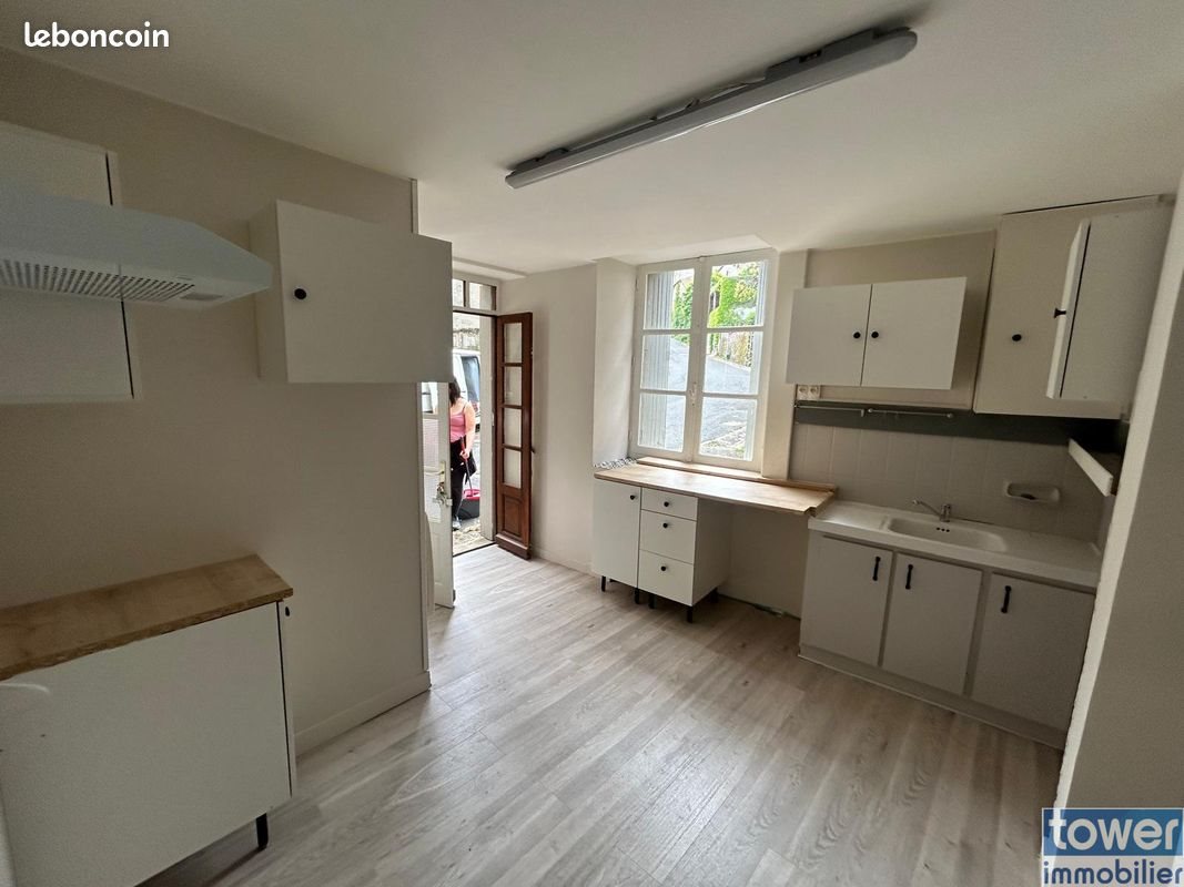 Maison à vendre, 93m², Charroux