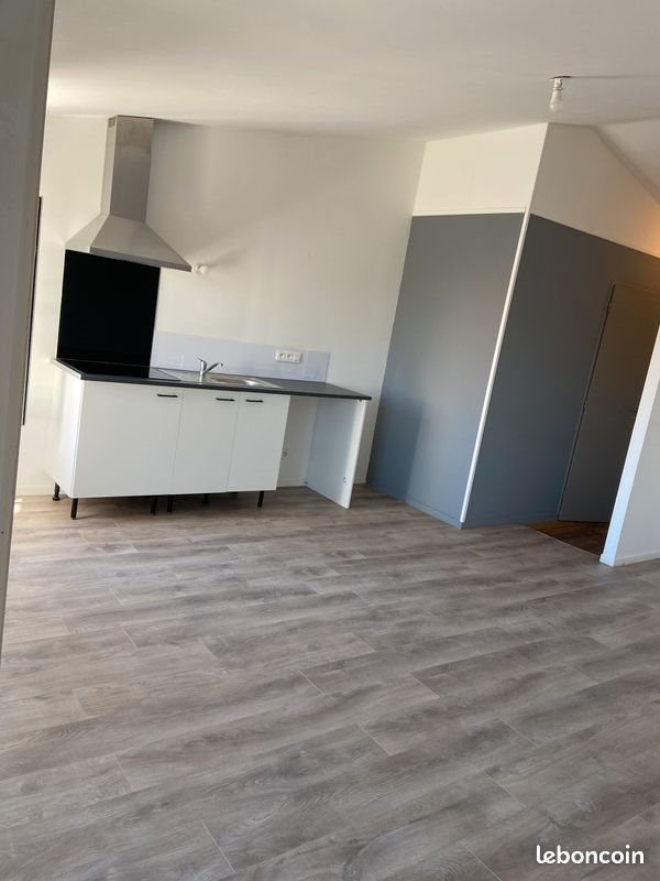 Appartement à louer, 35m², Saintes