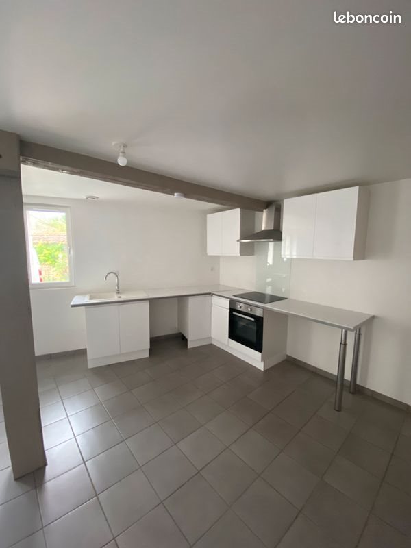 Maison à louer, 83m², Saint-Romain-de-Benet