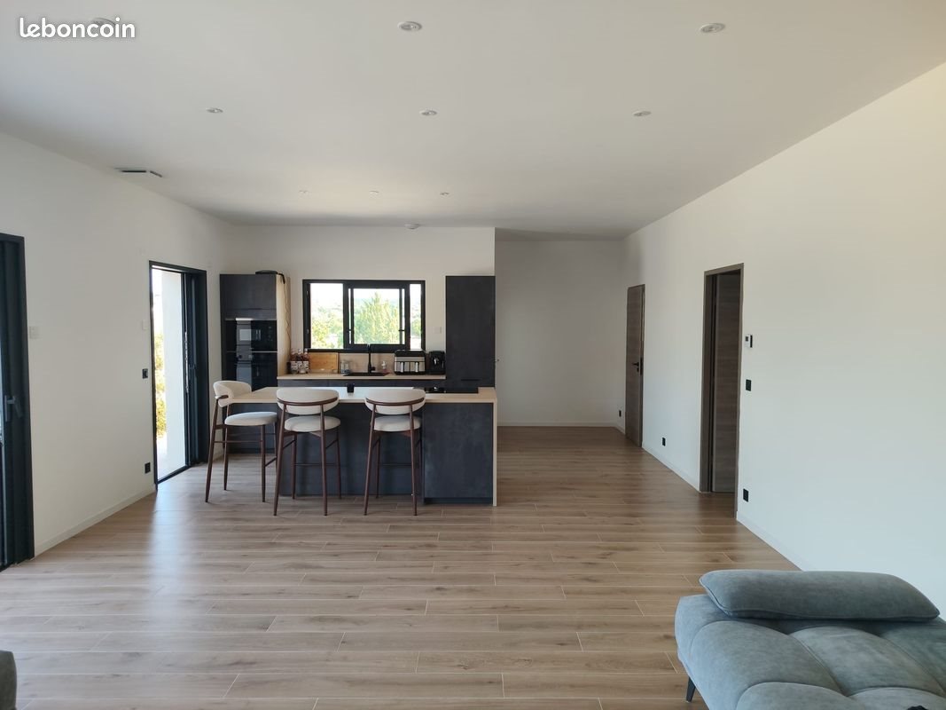 Maison à louer, 120m², La Calmette