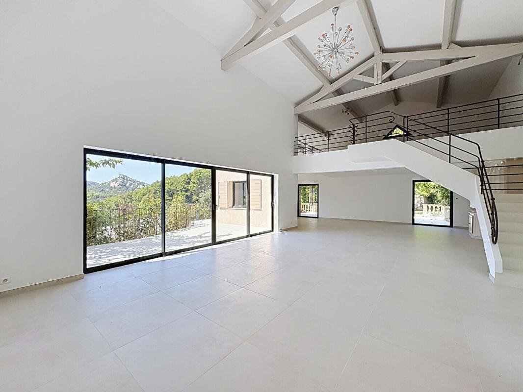 Maison à vendre, 257m², Évenos