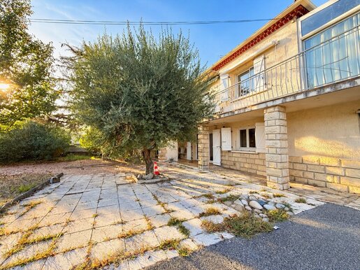 Maison 8 pièces 230 m² · à Bollène · 230 m² · 262 500 €