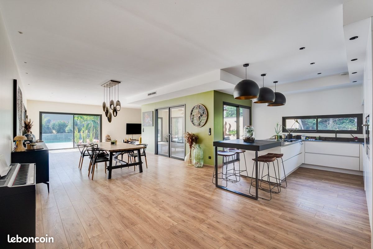 Maison à vendre, 176m², Frouzins