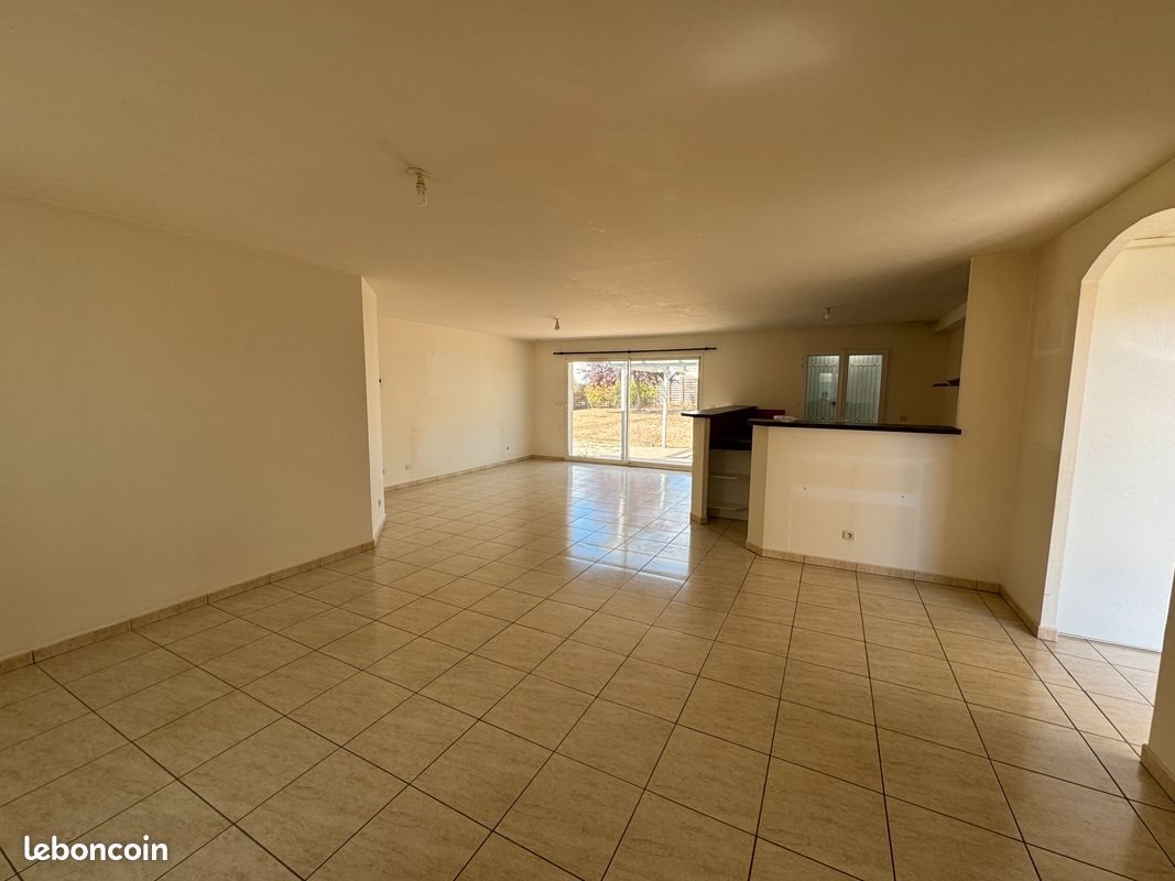 Maison à louer, 126m², La Laigne
