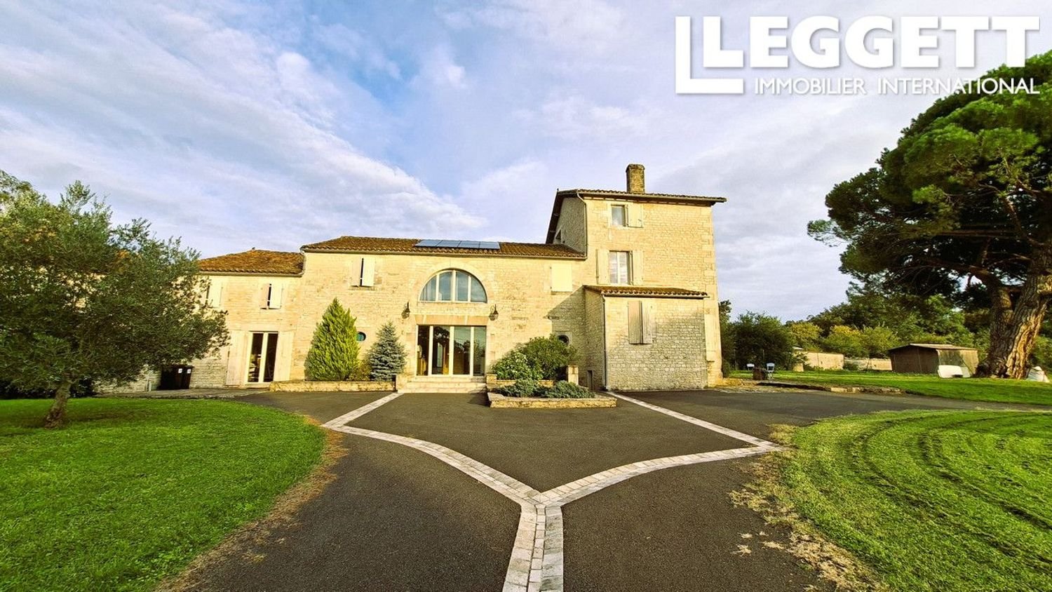 Maison à vendre, 360m², Mansle