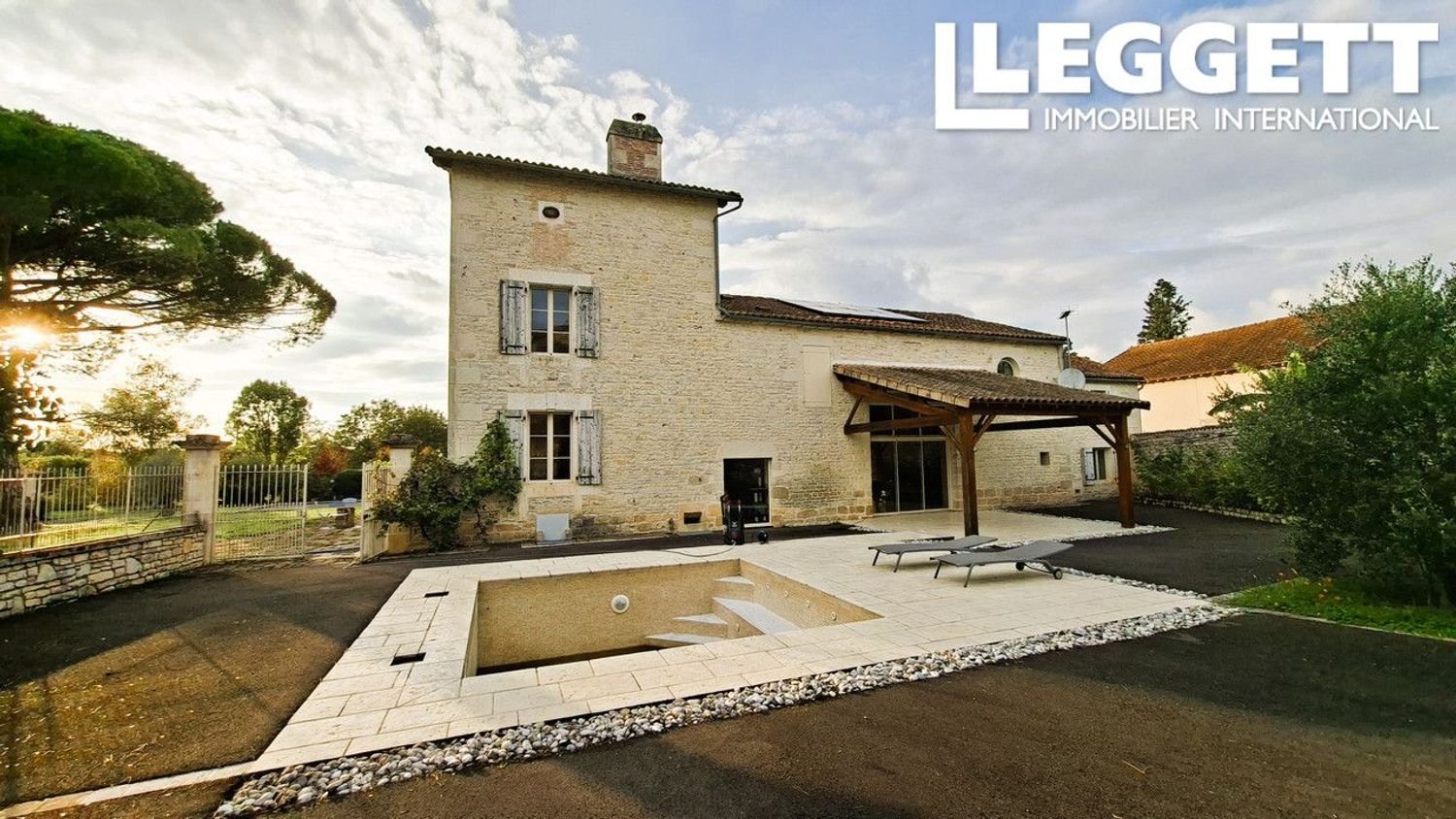Maison à vendre, 360m², Mansle