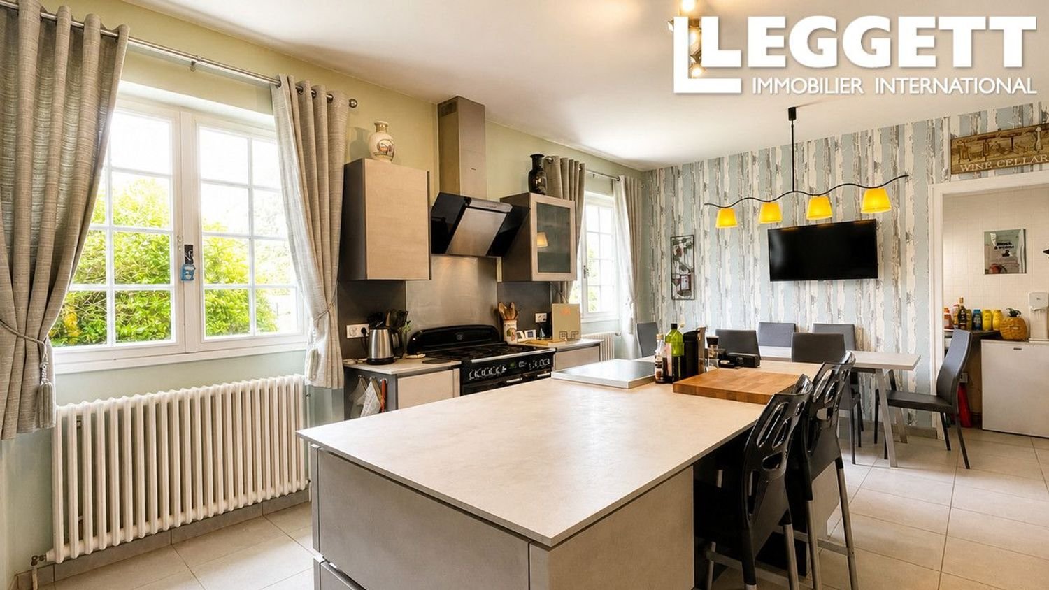 Maison à vendre, 285m², Aigre
