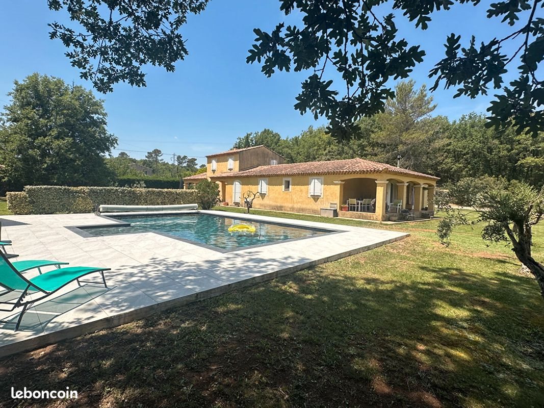 Maison à vendre, 235m², Tourves