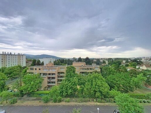 Appartement 4 pièces 102 m² · à Caluire-Et-Cuire · 102 m² · 370 000 €