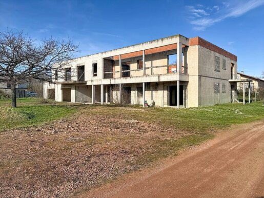 Maison 2 pièces 720 m² · à Riorges · 720 m² · 350 000 €