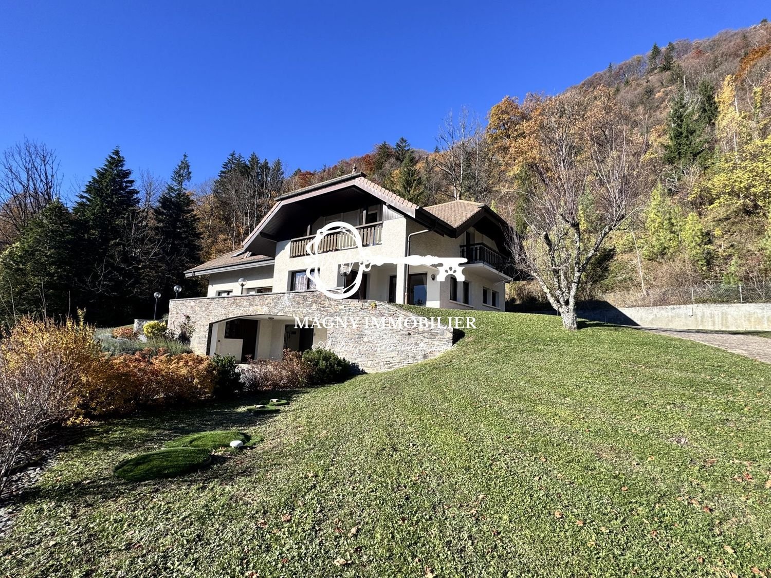Maison à vendre, 280m², Châtillon-sur-Cluses