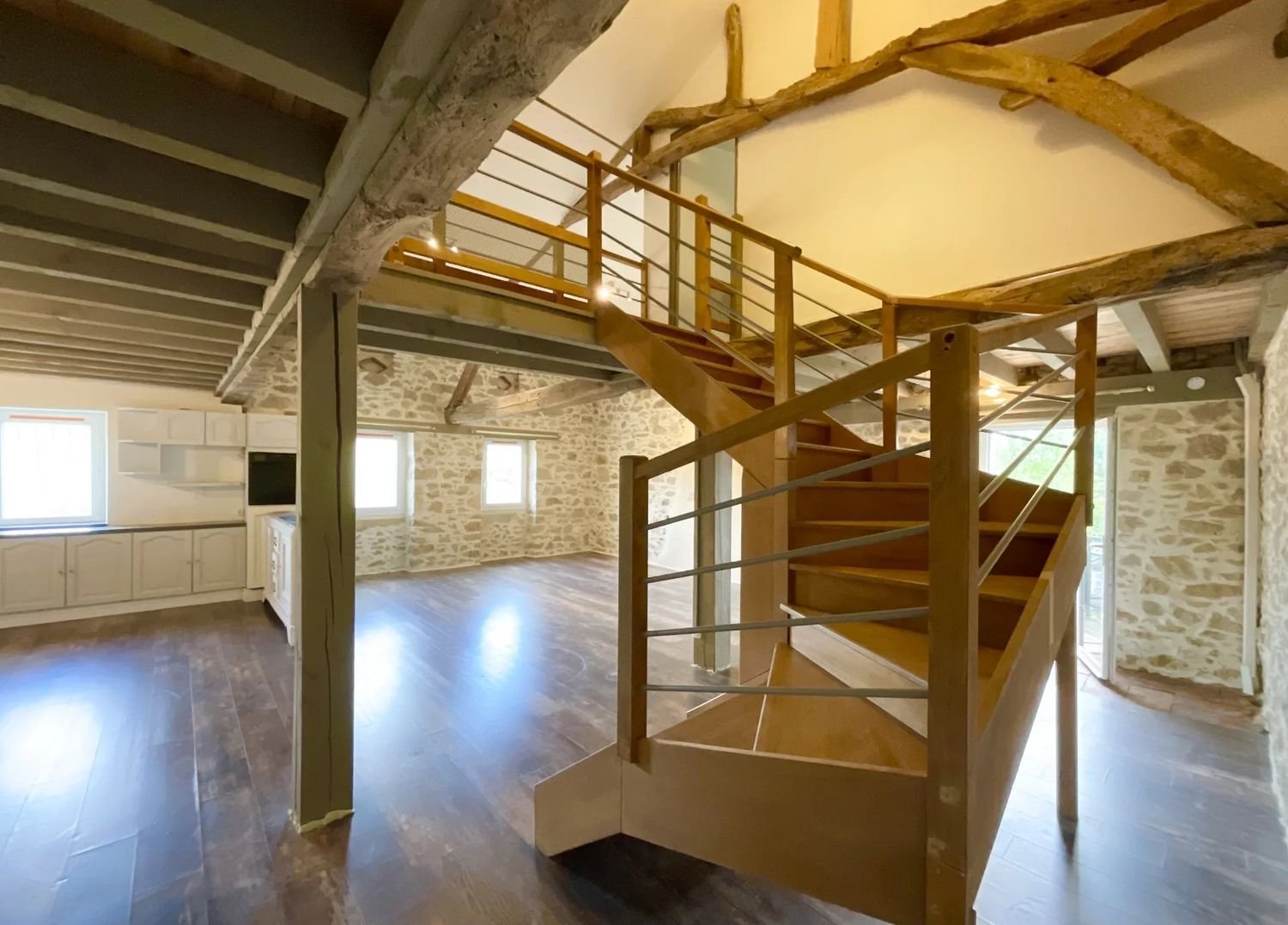 Appartement à louer, 90m², Fréjairolles