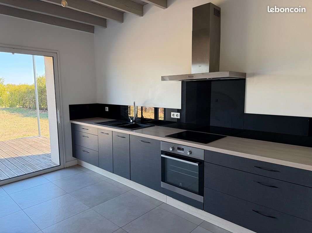 Maison à louer, 167m², Grenade