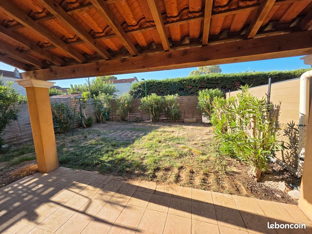 Maison à louer, 90m², Lézan
