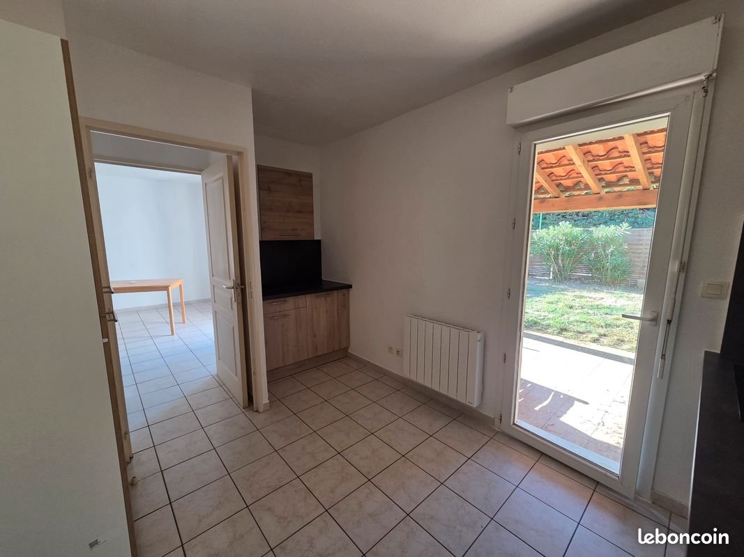 Maison à louer, 90m², Lézan