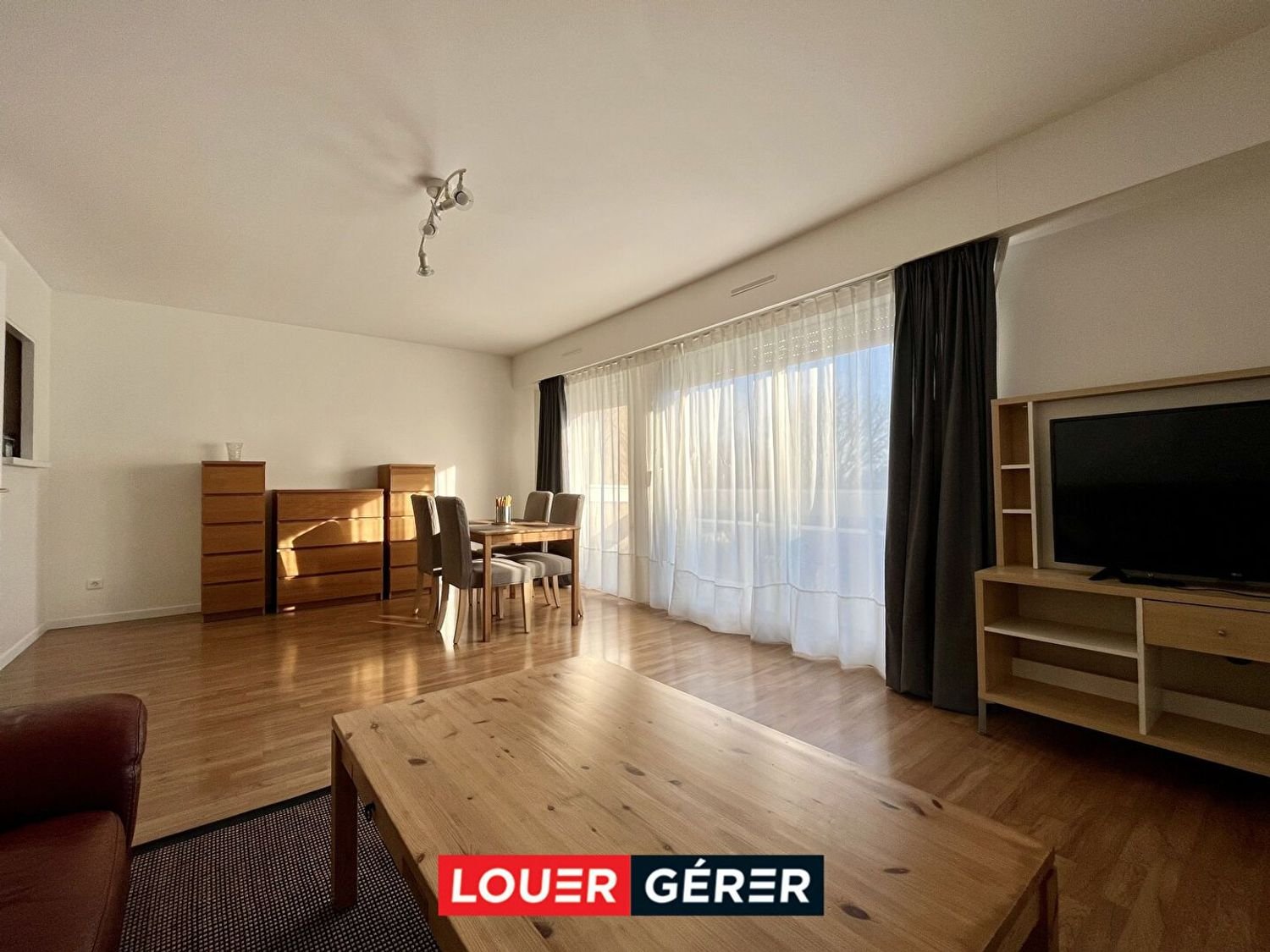 Appartement à louer, 47m², Courbevoie