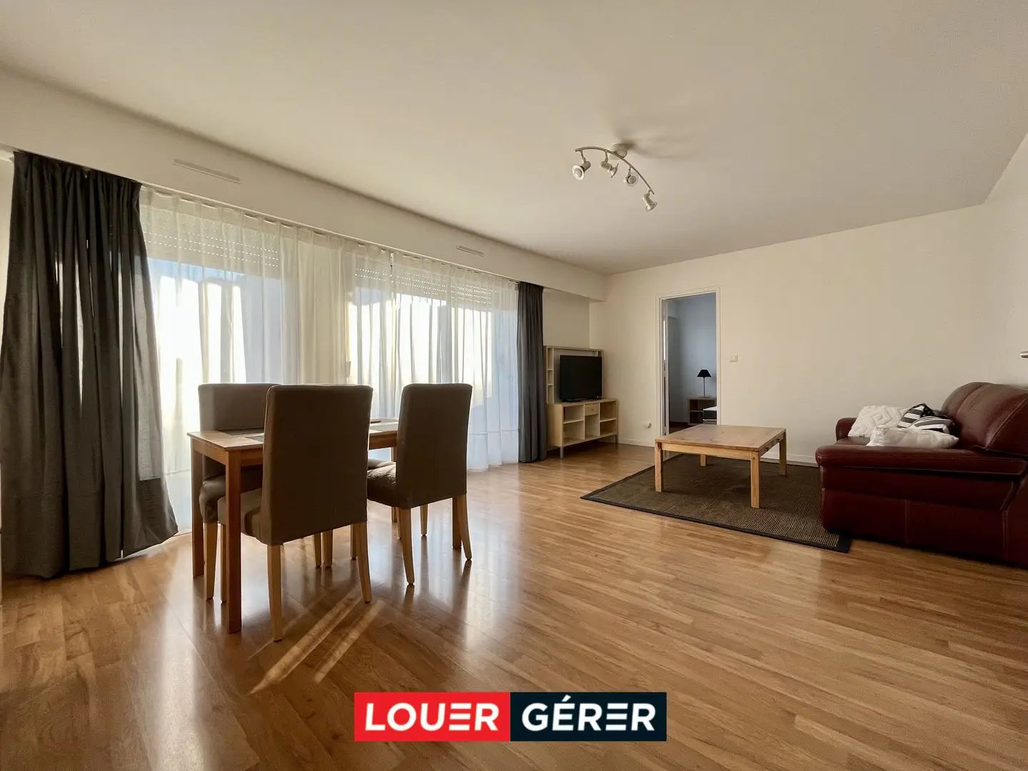Appartement à louer, 45m², Courbevoie