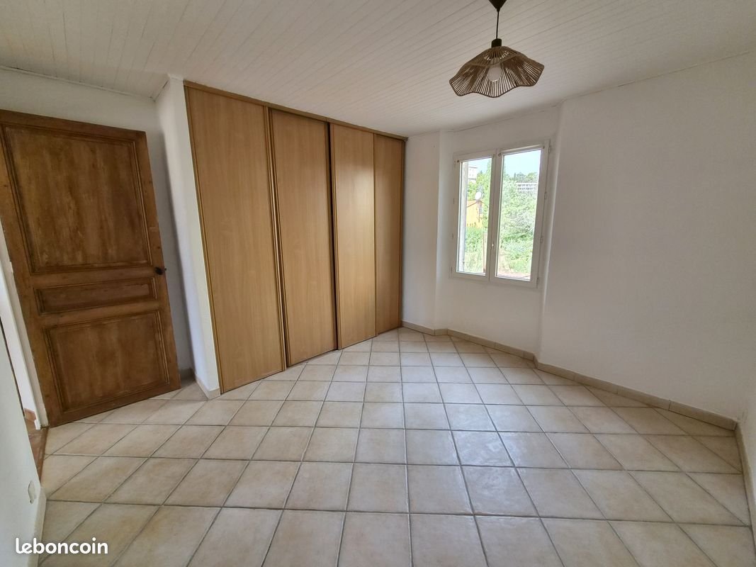 Appartement à louer, 69m², Hyères