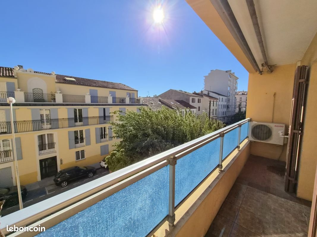 Appartement à louer, 66m², Hyères
