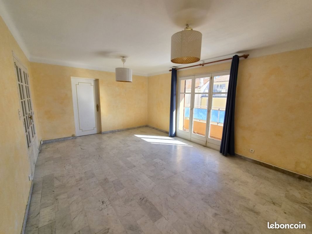 Appartement à louer, 66m², Hyères