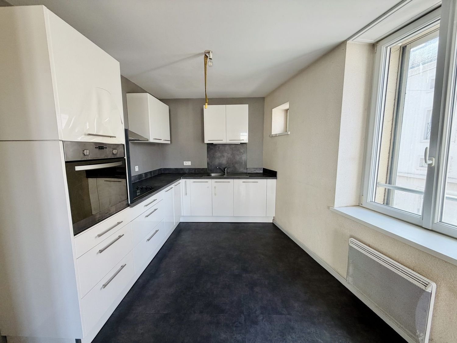 Appartement à louer, 92m², Charmes