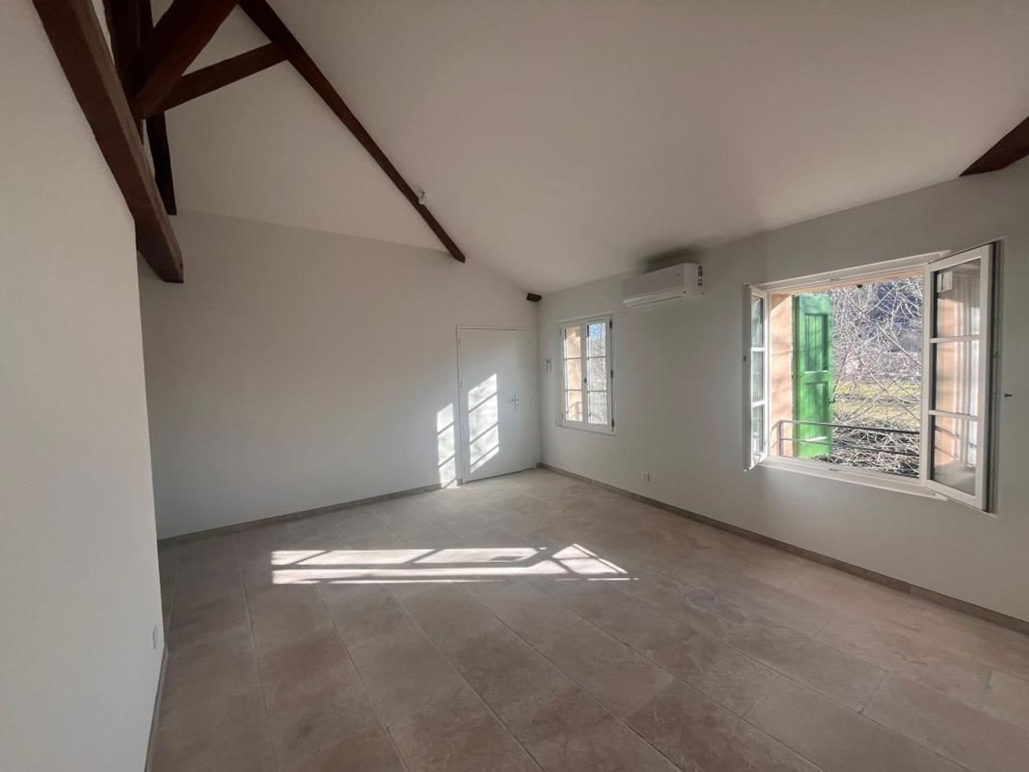 Appartement à louer, 68m², Riez