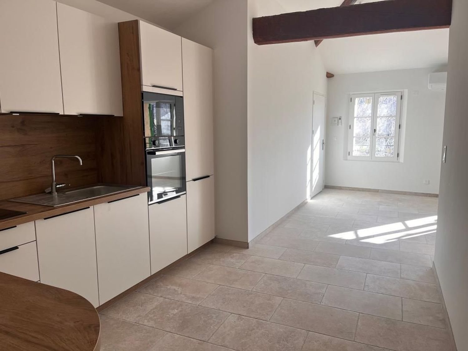Appartement à louer, 68m², Riez