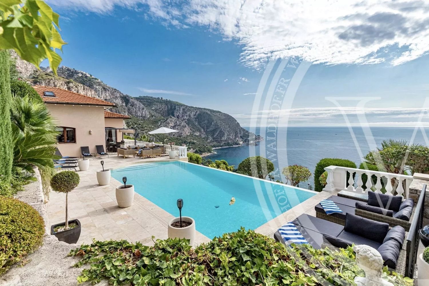Maison à louer, 240m², Èze