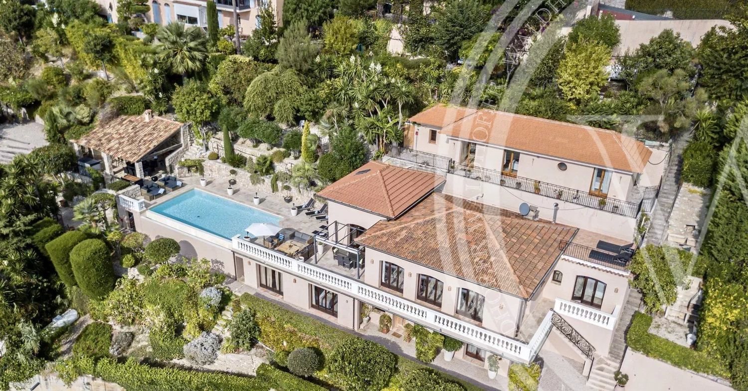 Maison à louer, 240m², Èze