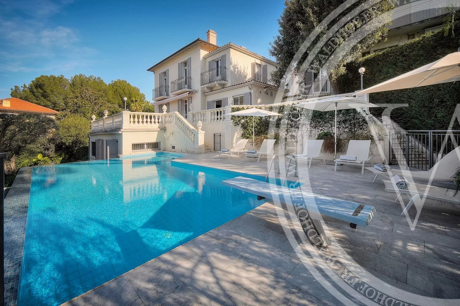 Maison à louer, 250m², Antibes
