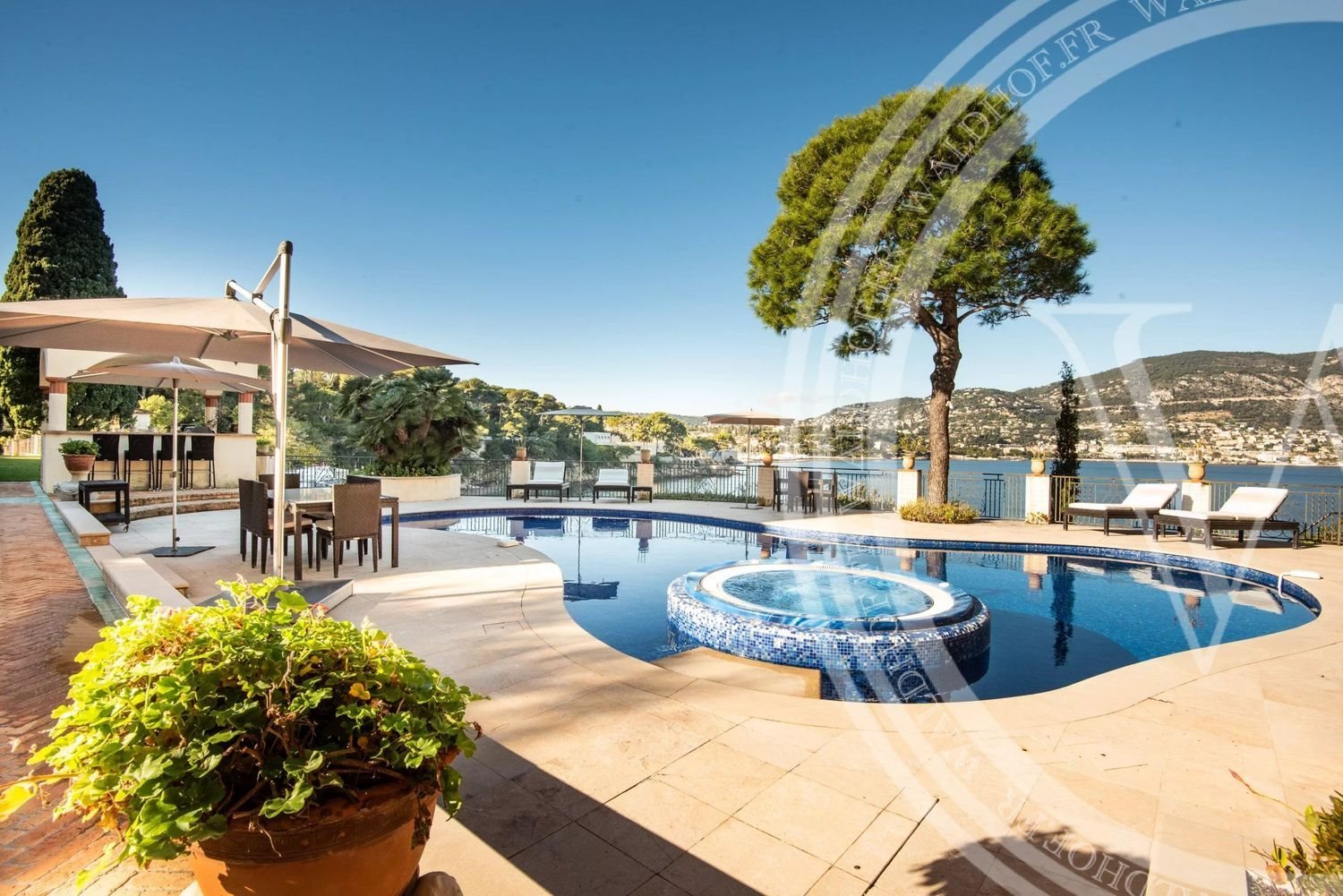 Maison à louer, 990m², Saint-Jean-Cap-Ferrat