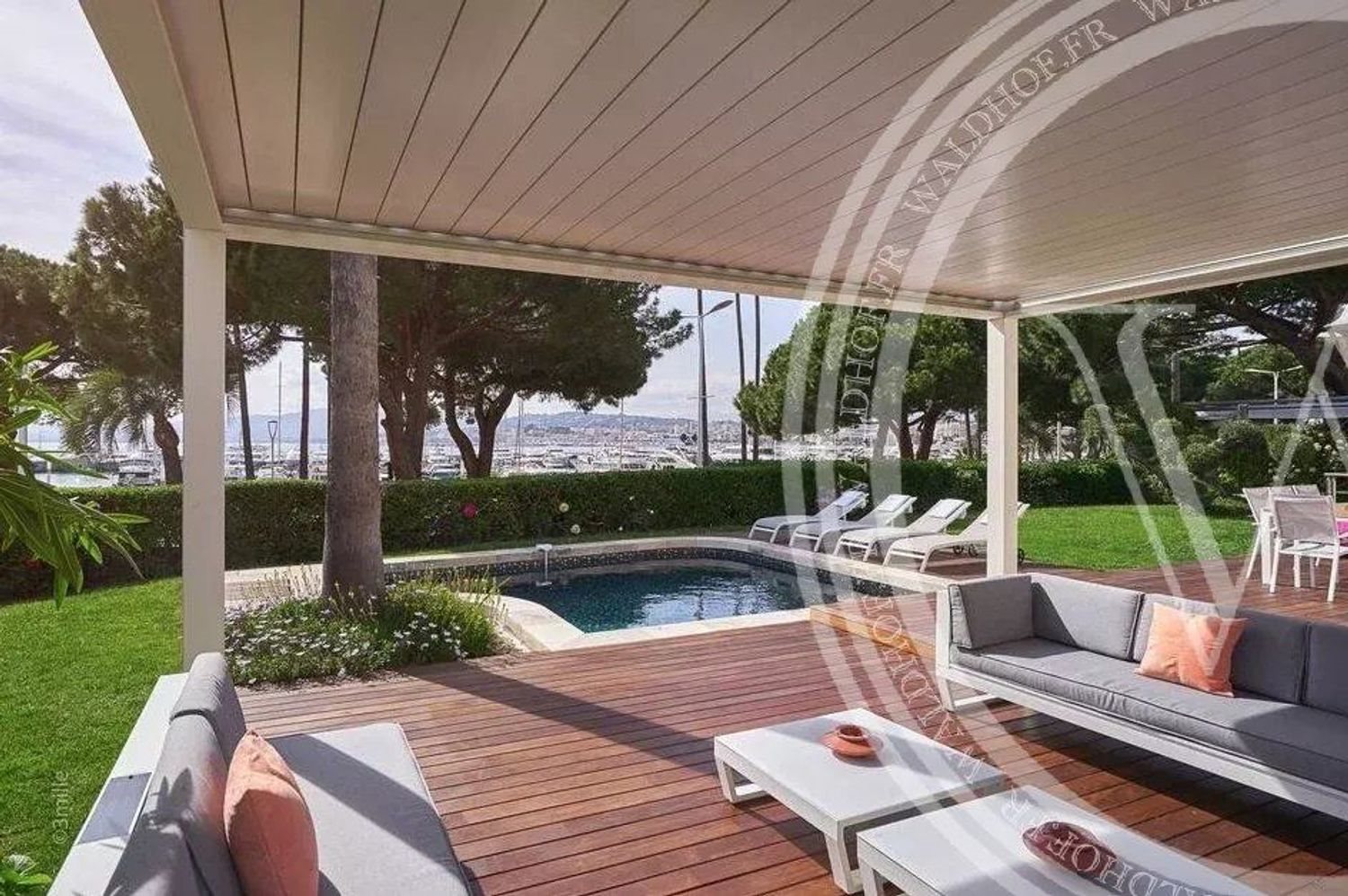 Maison à louer, 350m², Cannes
