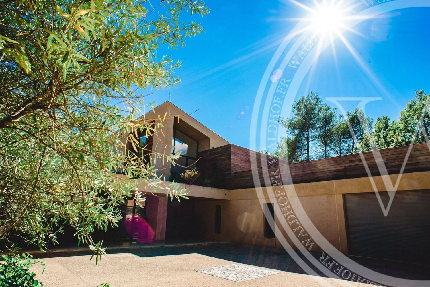 Maison à louer, 514m², Tourrettes