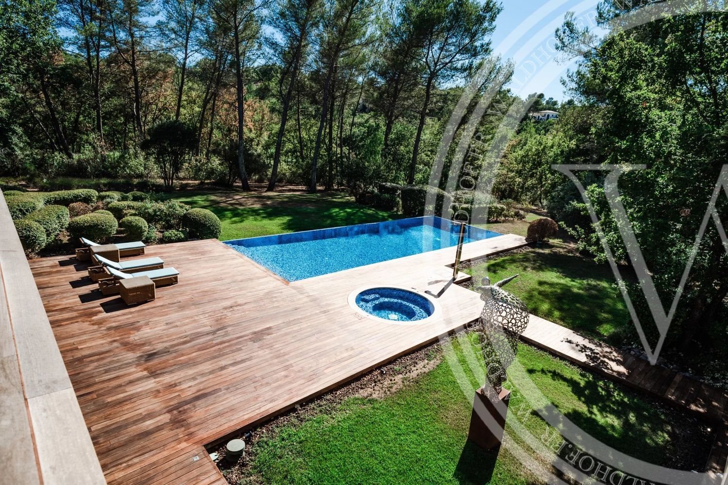 Maison à louer, 514m², Tourrettes
