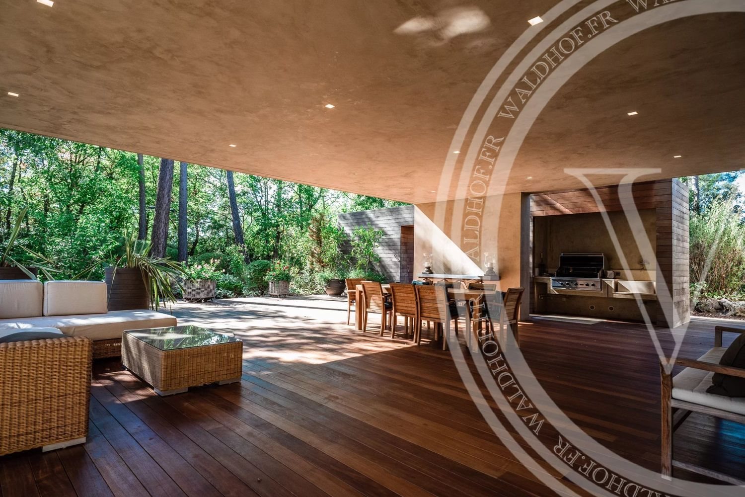 Maison à louer, 514m², Tourrettes