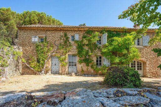 Maison 6 pièces 212 m² · à Cabrières-d'Avignon · 212 m² · 1 350 000 €