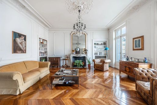 Appartement 6 pièces 181 m² · à Paris 8ème · 181 m² · 2 850 000 €